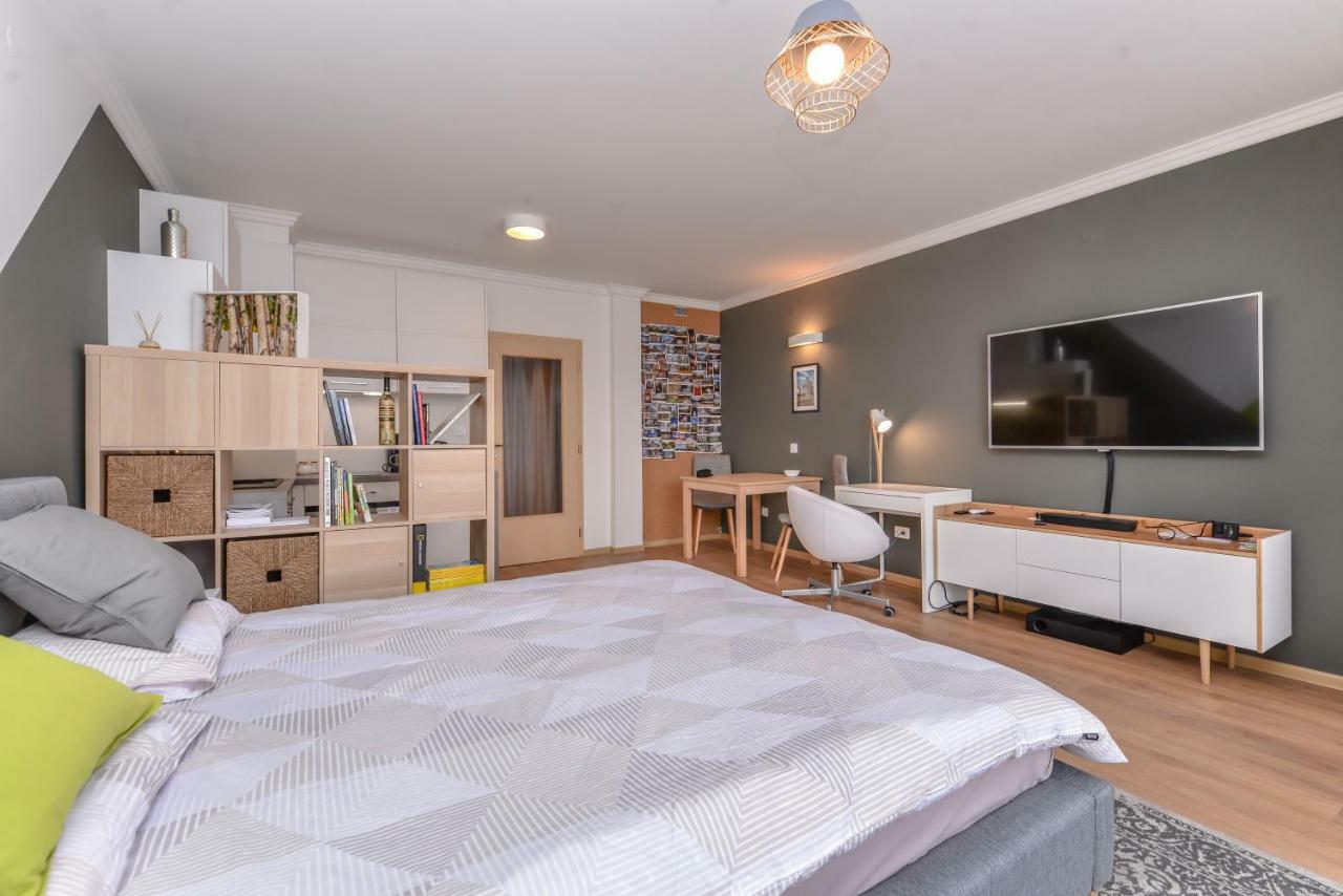 The Spot - Fully Equipped, Central, Modern Studio By Flat Mаnager Sofia Exterior photo